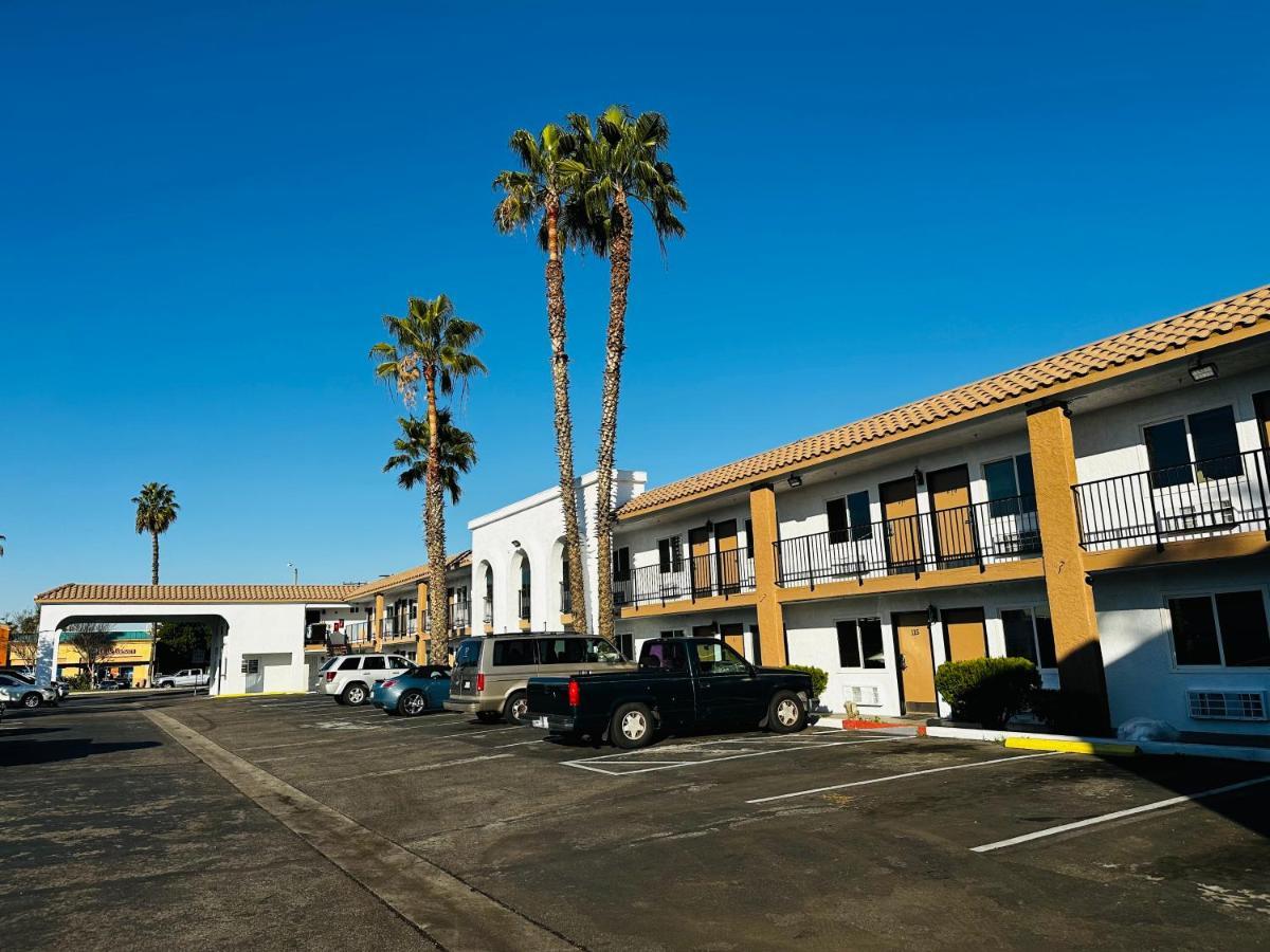 Casa Blanca Express & Suites Cypress Buena Park - Anaheim Area Esterno foto