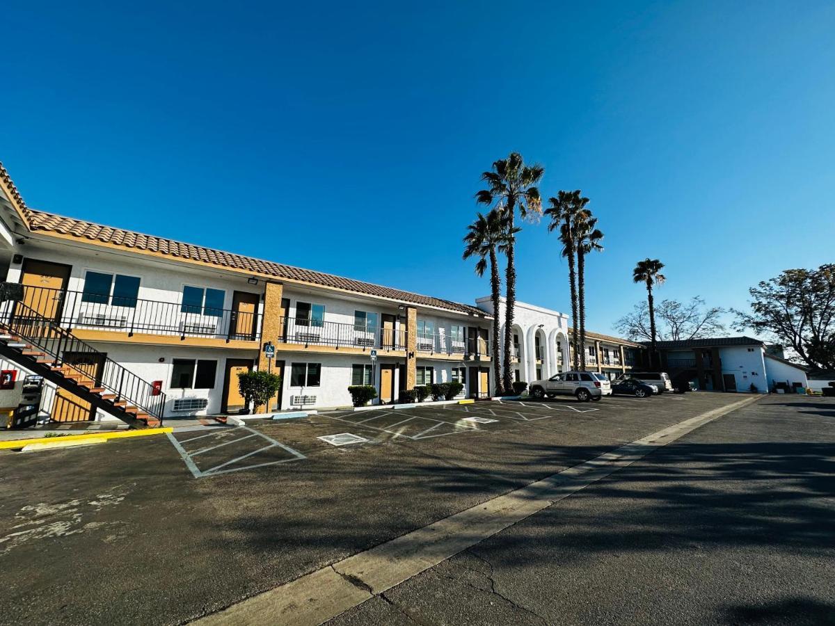 Casa Blanca Express & Suites Cypress Buena Park - Anaheim Area Esterno foto