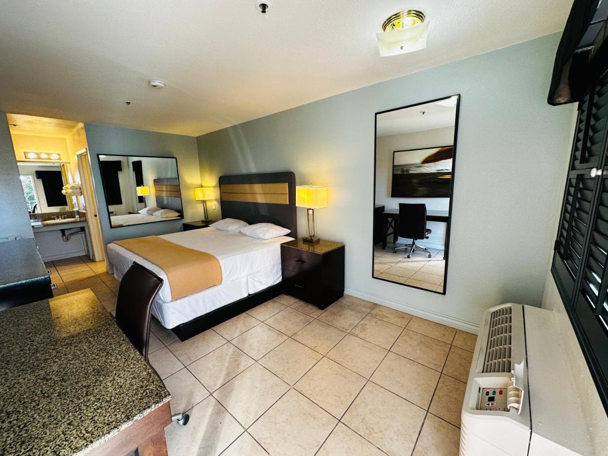 Casa Blanca Express & Suites Cypress Buena Park - Anaheim Area Esterno foto