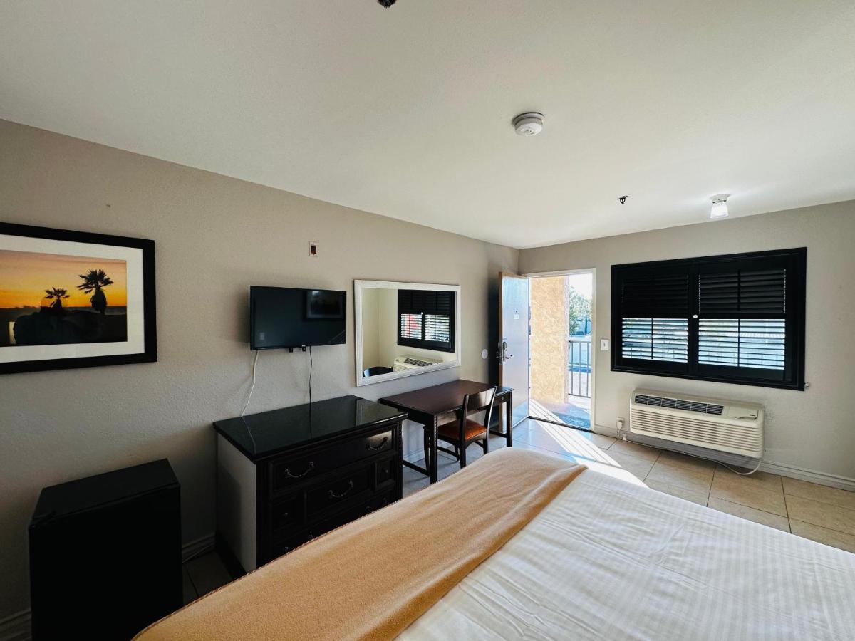 Casa Blanca Express & Suites Cypress Buena Park - Anaheim Area Esterno foto